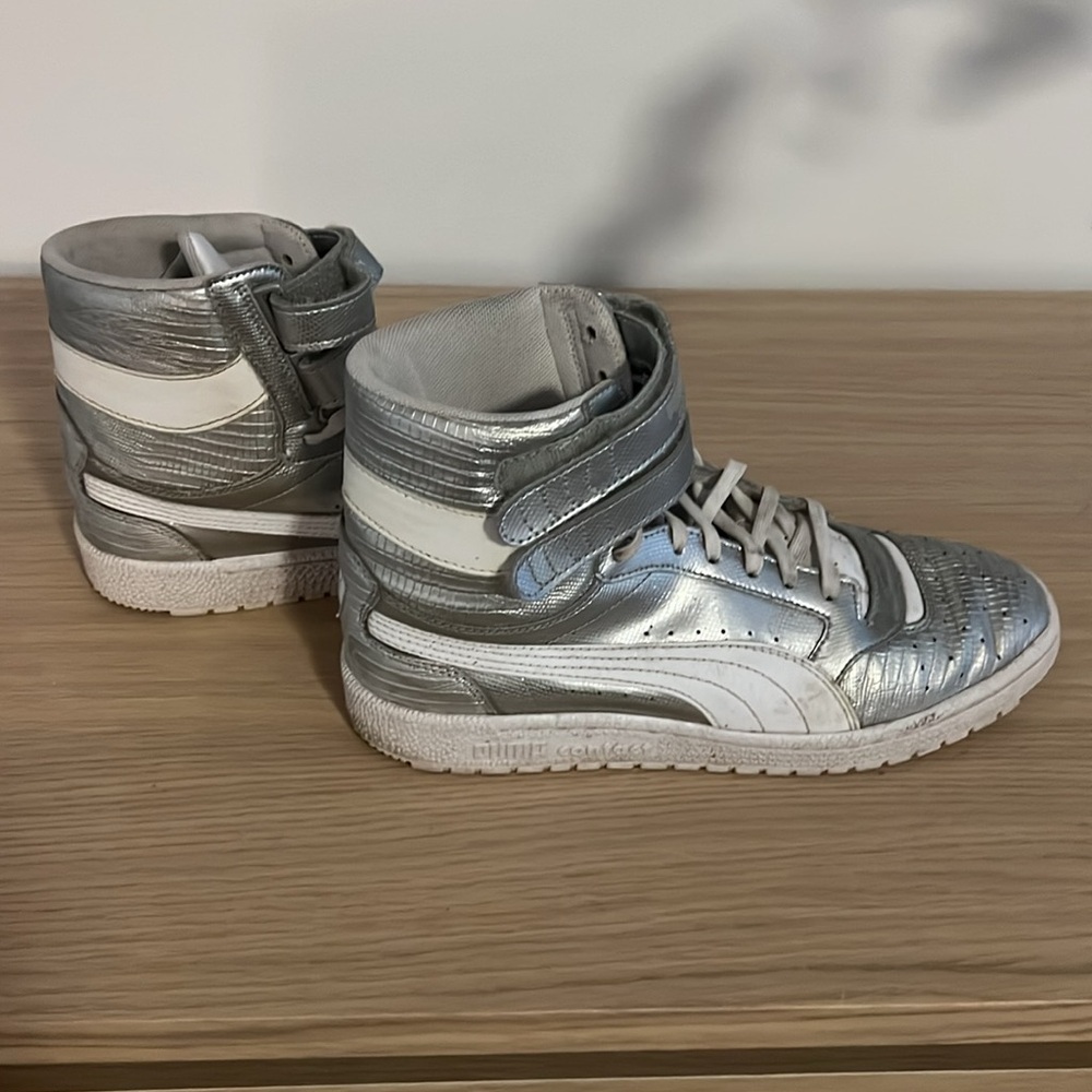 Puma Silver Women's Sky II Hi Hologram Casual High Top Sneakers Size 41 - Picture 2 of 7